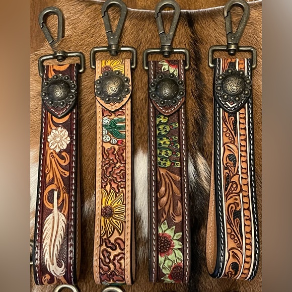 ❤️🌵Genuine Tooled Leather Western Wristlet Strap or Key Fob. - Picture 4 of 8